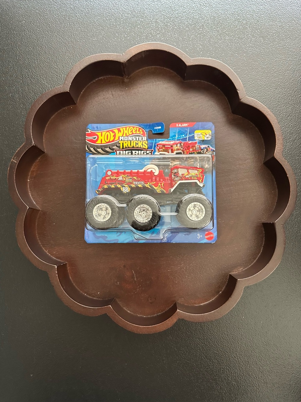 Hot Wheels Monster Trucks Big Rigs ~ 5 Alarm